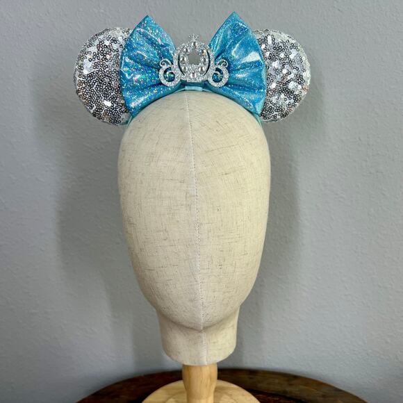 Cinderella Elastic Minnie Ears | Disney Princess-Inspired Adjustable Headband - Picture 2 of 5